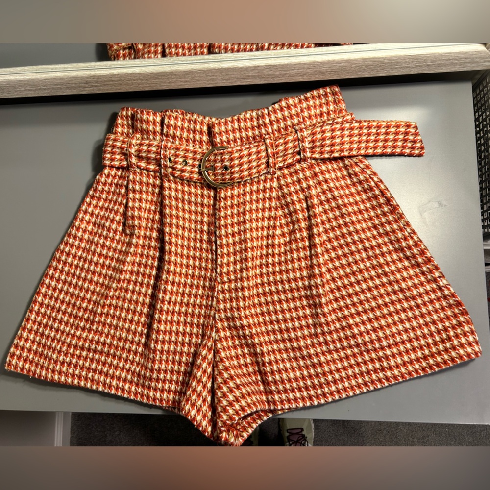 NWT Lizard Thicket Houndstooth Paperbag Shorts
